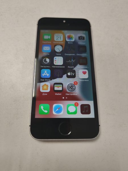 Купить Apple iPhone SE 1st gen. 2016 32GB в Новосибирск за 2600 руб.
