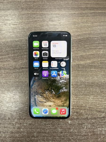 Купить Apple iPhone X 256GB в Усть-Илимск за 8800 руб.