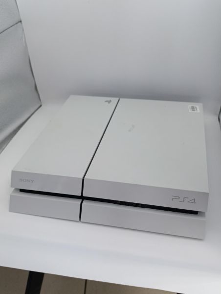 Купить Sony PlayStation 4 500GB (CUH-1108A) в Усть-Илимск за 15700 руб.