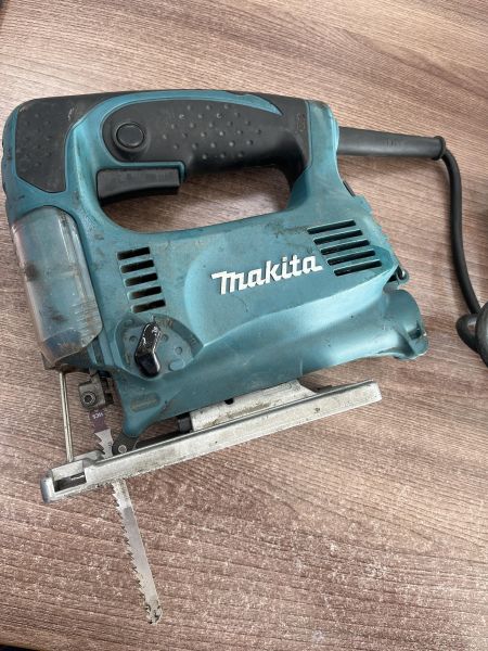 Купить Makita 4329 в Усть-Илимск за 2300 руб.