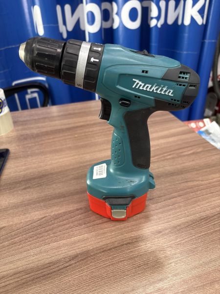 Купить Makita 8281D с СЗУ в Усть-Илимск за 3100 руб.