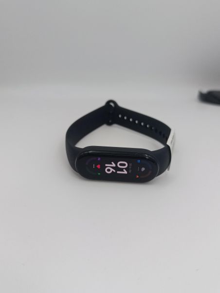 Купить Xiaomi Mi Smart Band 6 (XMSH15HM) с СЗУ в Усть-Илимск за 600 руб.