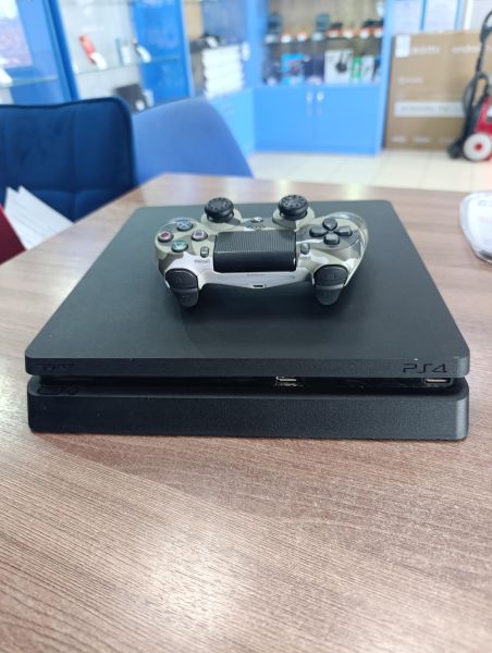 Купить Sony PlayStation 4 Slim 500GB (CUH-2108A) в Усть-Илимск за 14200 руб.