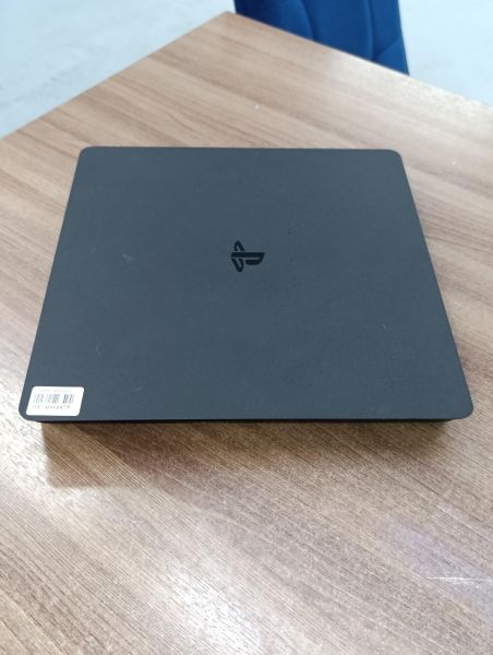 Купить Sony PlayStation 4 Slim 500GB (CUH-2108A) в Усть-Илимск за 14900 руб.