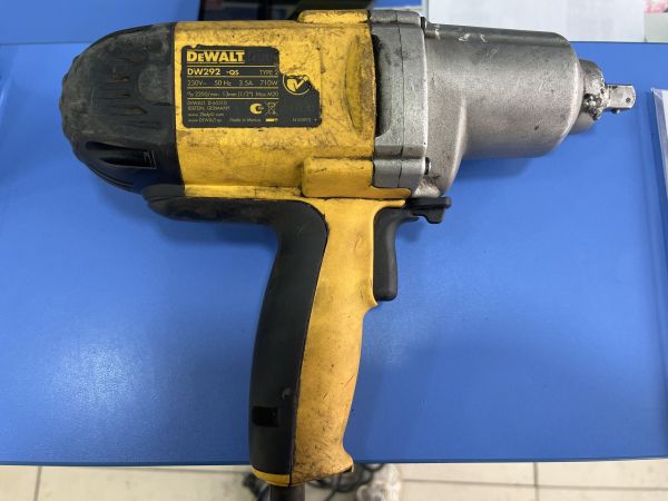 Купить DeWalt DW292 в Шелехов за 7899 руб.