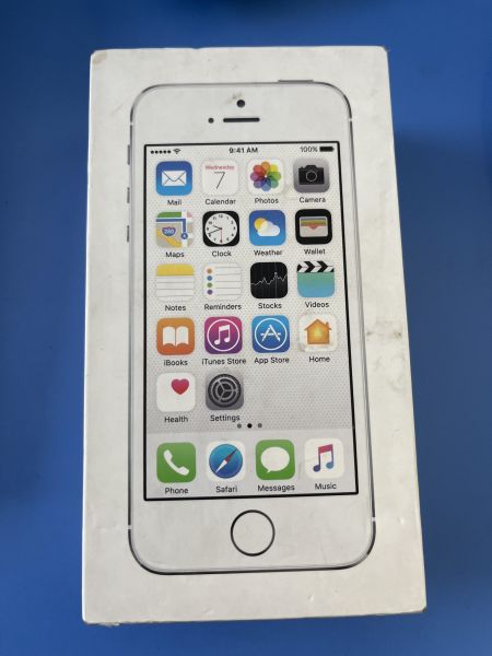 Купить Apple iPhone 5S 16GB в Шелехов за 1699 руб.