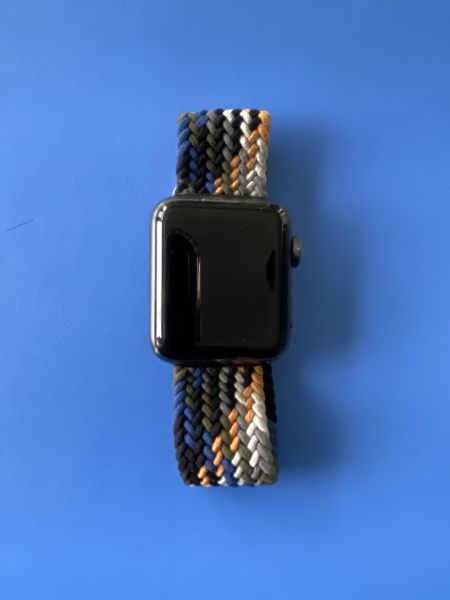 Купить Apple Watch Series 3 38mm (A1858) с СЗУ в Шелехов за 2400 руб.
