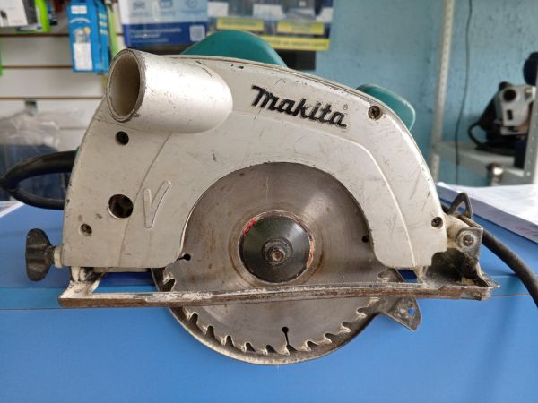 Купить Makita 5604R в Шелехов за 4100 руб.