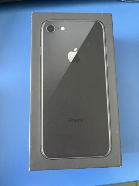 Купить Apple iPhone 8 64GB в Шелехов за 2750 руб.