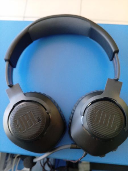 Купить JBL Quantum 100 в Шелехов за 800 руб.