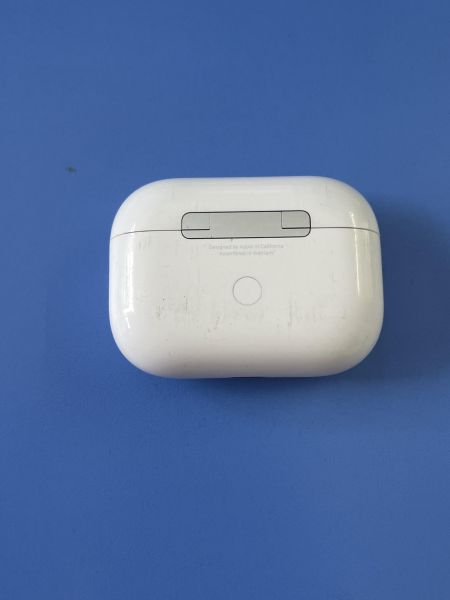 Купить Apple AirPods Pro (A2083, A2084) в Шелехов за 4000 руб.