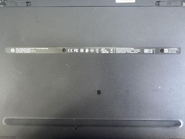 Купить HP 15-ay551ur Z9B23EA (R5 M330/RAM 8GB) в Шелехов за 5900 руб.