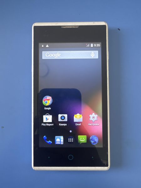 Купить ZTE V815W Duos в Шелехов за 900 руб.