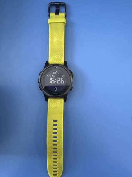 Купить Garmin Fenix 5S с СЗУ в Шелехов за 7800 руб.