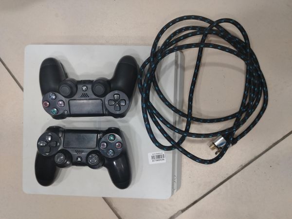 Купить Sony PlayStation 4 Slim 500GB (CUH-2008A) в Шелехов за 14900 руб.