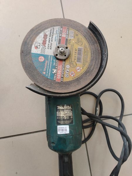 шлифмашина угловая сетевая Makita GA9020 в Шелехов