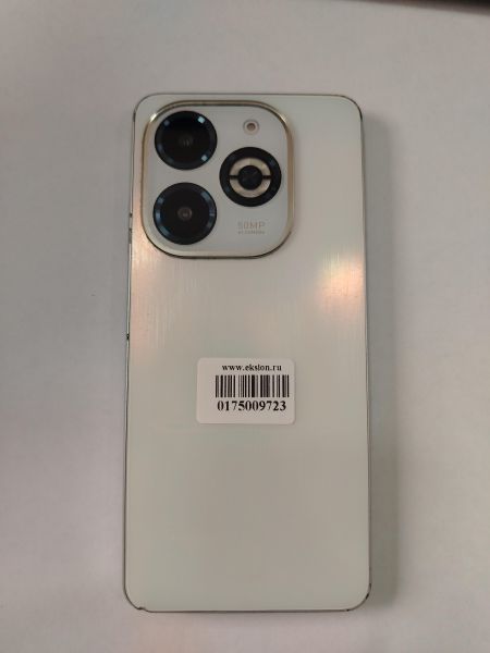 сотовый телефон Infinix Smart 8 Plus 4/128GB (X6526) Duos в Шелехов