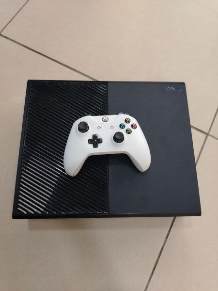 игровая приставка Microsoft Xbox One 500GB (1540) в Шелехов