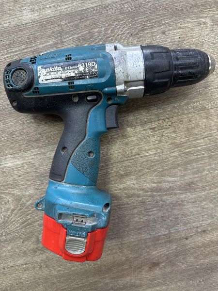 Купить Makita 6319D с СЗУ в Иркутск за 2349 руб.