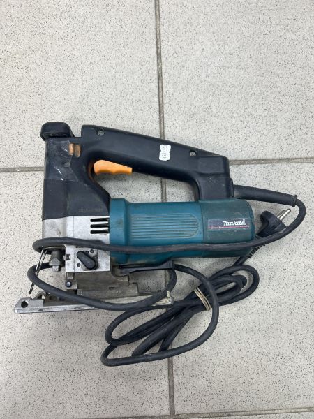 Купить Makita 4304T в Иркутск за 4599 руб.