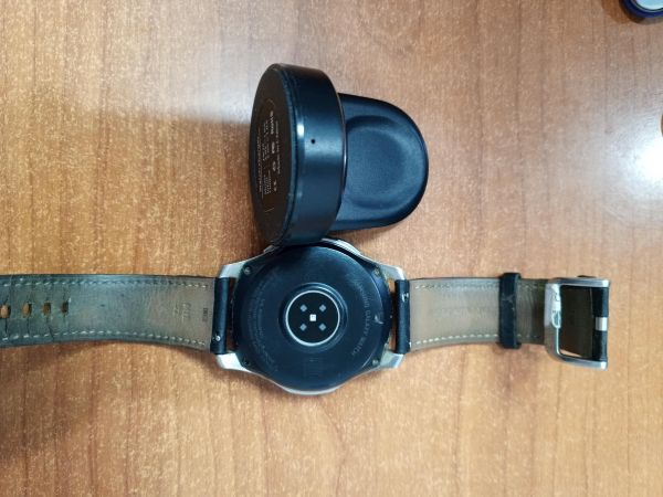 Купить Samsung Galaxy Watch (SM-R800) с СЗУ в Ангарск за 1700 руб.