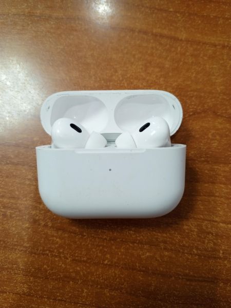 Купить Apple AirPods Pro 2 (как оригинал) (A2931, A2698, A2699, A3047, A3048, A3049) в Ангарск за 3700 руб.