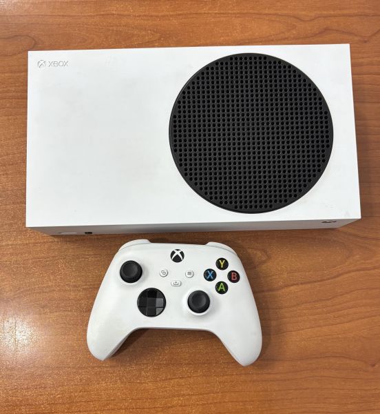 Купить Microsoft Xbox Series S 512GB (1883) в Ангарск за 21200 руб.