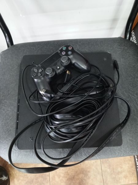 Купить Sony PlayStation 4 Slim 500GB (CUH-2108A) в Ангарск за 13950 руб.