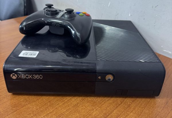 Купить Microsoft Xbox 360 E 500GB (1538) в Ангарск за 4900 руб.