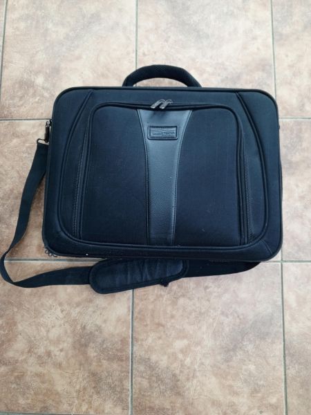 Купить HP 15-bw550ur 2KE90EA в Ангарск за 10700 руб.