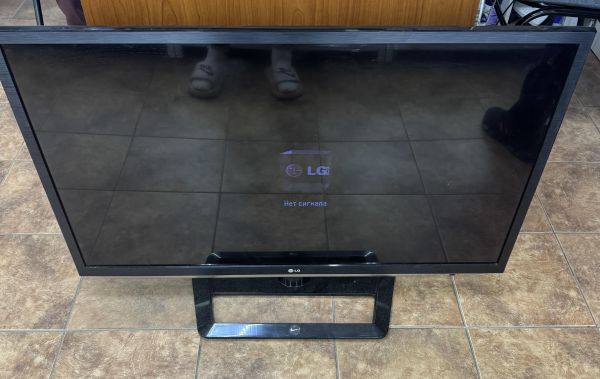 телевизор LG 42LM580T в Ангарск