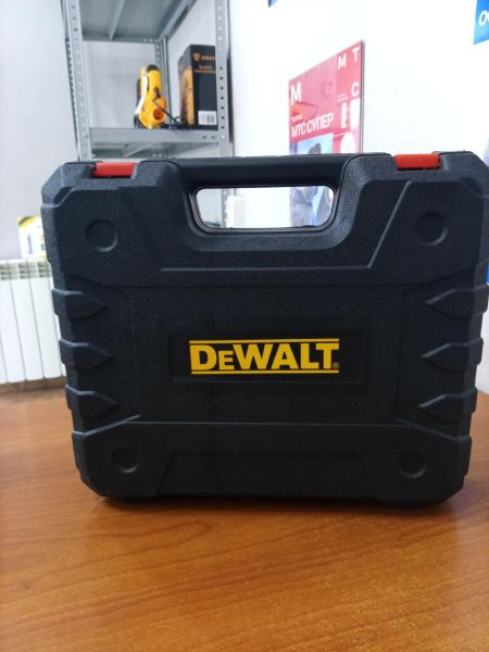шуруповёрт аккумуляторный DeWALT без модели (Шуруповёрт) с СЗУ в Ангарск