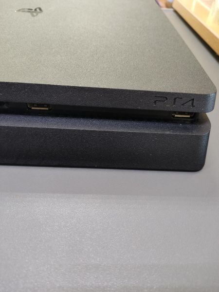 Купить Sony PlayStation 4 Slim 1TB (CUH-2208B) в Ангарск за 14700 руб.