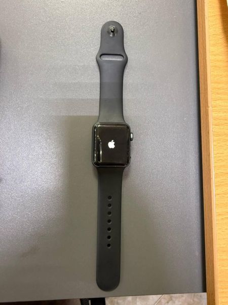 Купить Apple Watch Series 3 38mm (A1858) с СЗУ в Ангарск за 1900 руб.