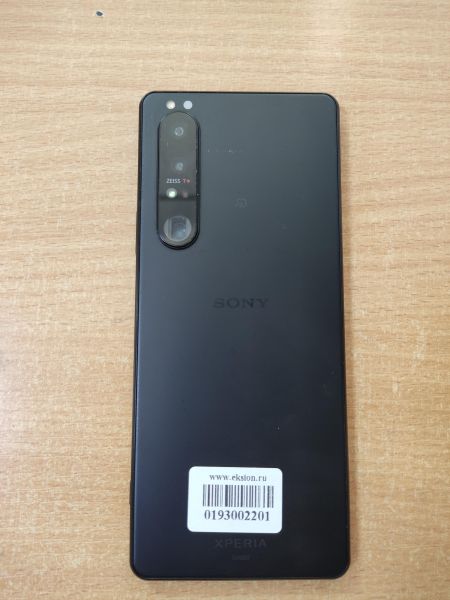 Купить Sony Xperia 1 III 12/256GB (SOG03) в Ангарск за 13750 руб.