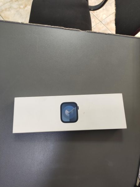 Купить Apple Watch Series 9 45mm (A2980) с СЗУ в Ангарск за 17300 руб.