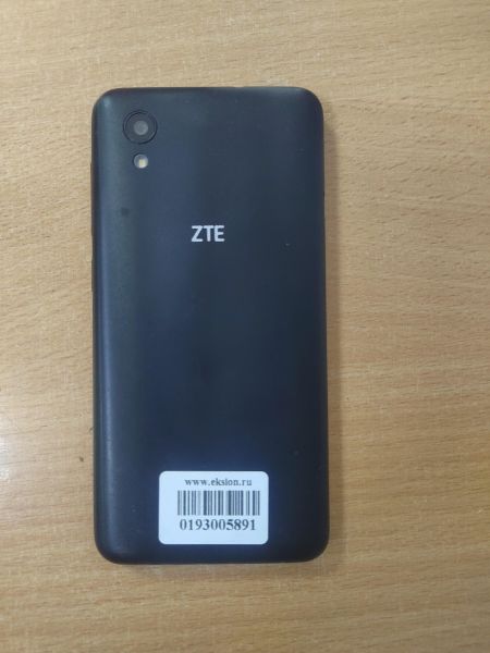 сотовый телефон ZTE Blade L8 32GB (L8RU) Duos в Ангарск