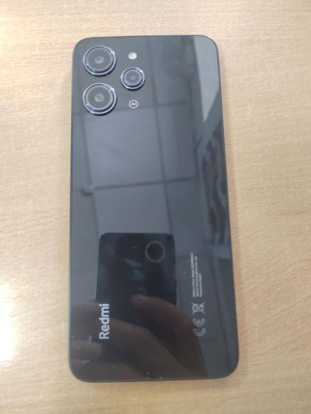 сотовый телефон Xiaomi Redmi 12 4/128GB (23053RN02Y) Duos в Ангарск