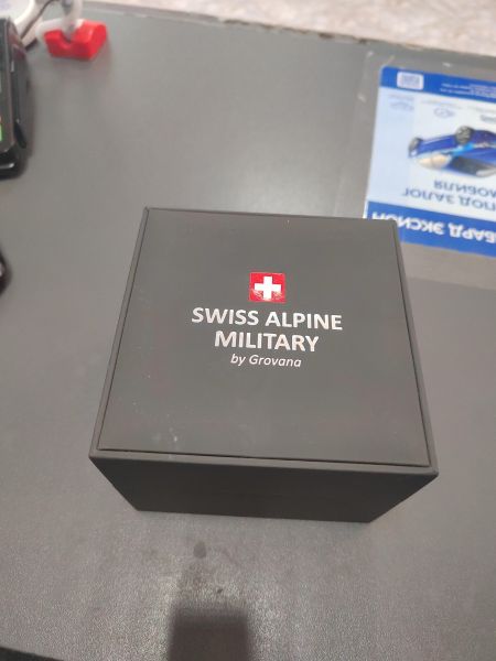 наручные часы SwissAlpineMilitary 7043.9LE в Ангарск