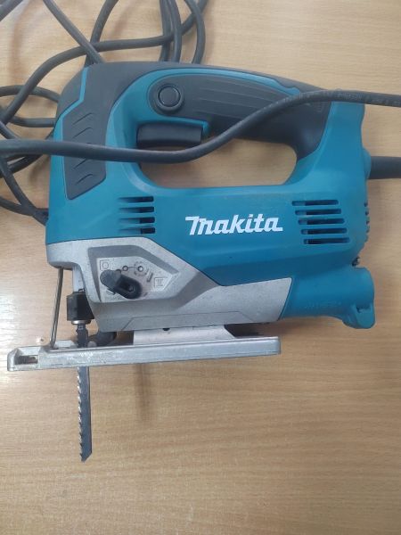электролобзик Makita JV0600 в Ангарск