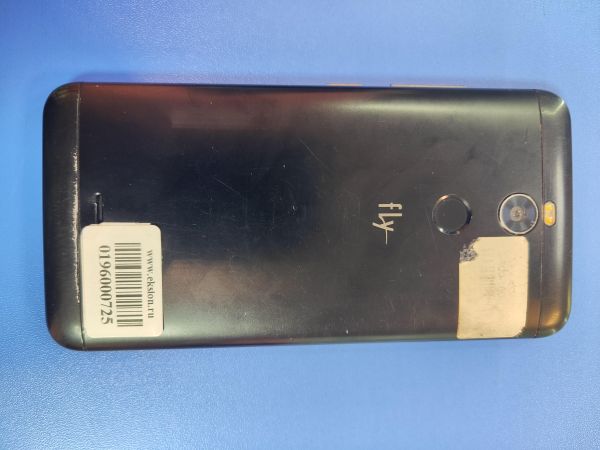 Купить Fly FS520 Selfie 1 Duos в Иркутск за 2150 руб.