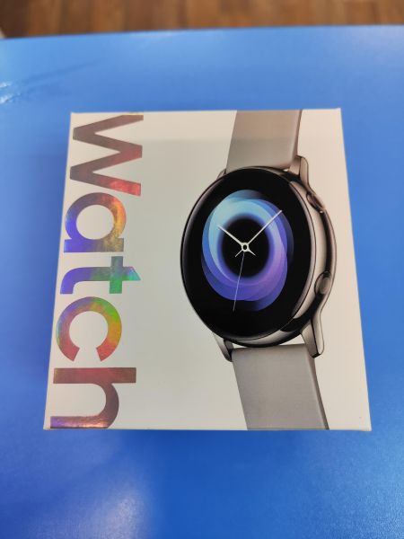 Купить Samsung Galaxy Watch Active (SM-R500) с СЗУ в Иркутск за 1400 руб.