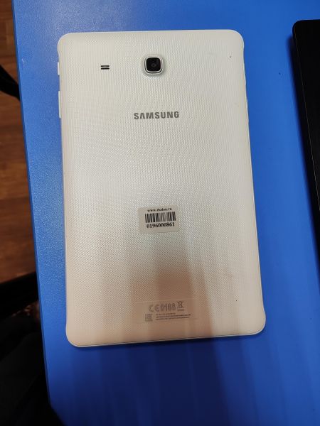 Купить Samsung Galaxy Tab E 8GB (SM-T561) (c SIM) в Иркутск за 1050 руб.