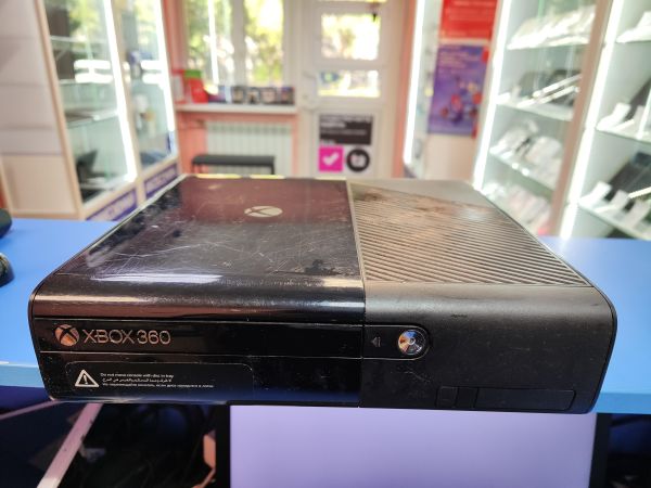 Купить Microsoft Xbox 360 E 500GB (1538) в Иркутск за 4500 руб.
