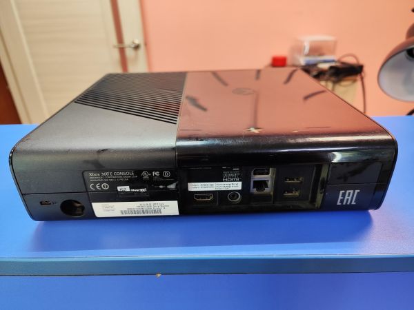 Купить Microsoft Xbox 360 E 500GB (1538) в Иркутск за 4500 руб.