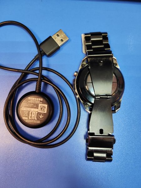 Купить Samsung Galaxy Watch 3 (SM-R840) с СЗУ в Иркутск за 3400 руб.