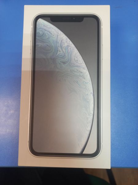 Купить Apple iPhone XR 64GB в Иркутск за 8600 руб.