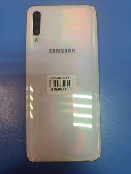 Купить Samsung Galaxy A70 2019 6/128GB (A705F/FN) Duos в Иркутск за 5400 руб.