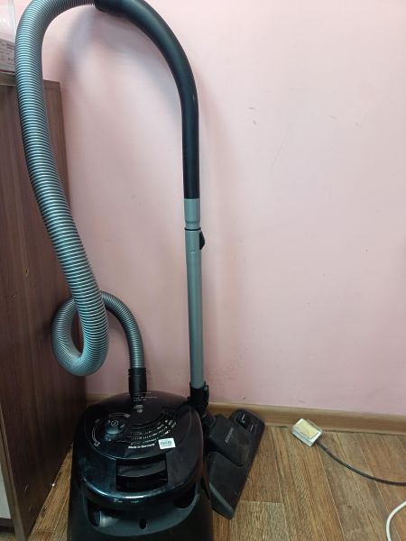 Купить Bosch BSG62185 в Иркутск за 1700 руб.