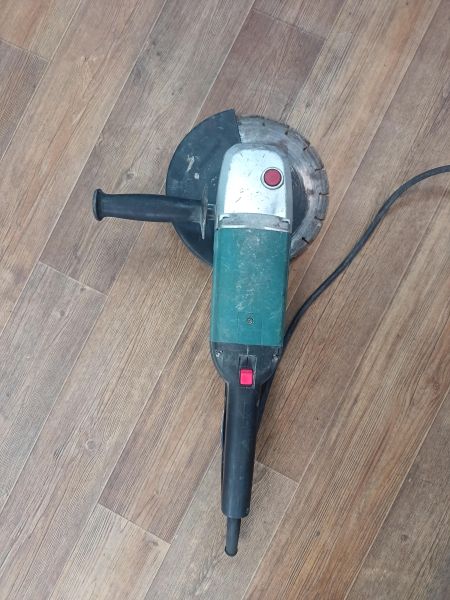 Купить Энергомаш ПРОФИ УШМ-9523П в Иркутск за 2800 руб.